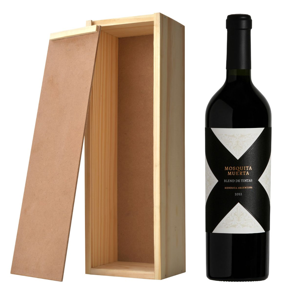 Vino mosquita muerta en caja de madera